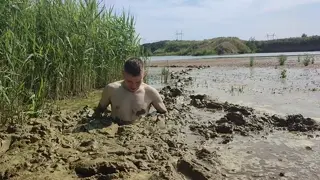 Ultimate Thick Mud Struggle